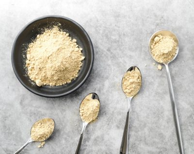 organic-food-powder-bowl-spoons